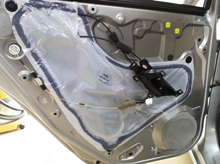 本田锋范换了大屏幕音响音效调节,本田锋范音响改装推荐