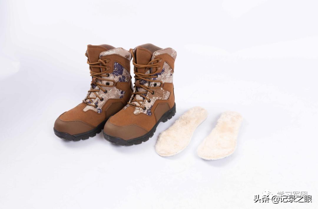 武警特战出枪速度0.01秒,武警特战快速出枪上膛