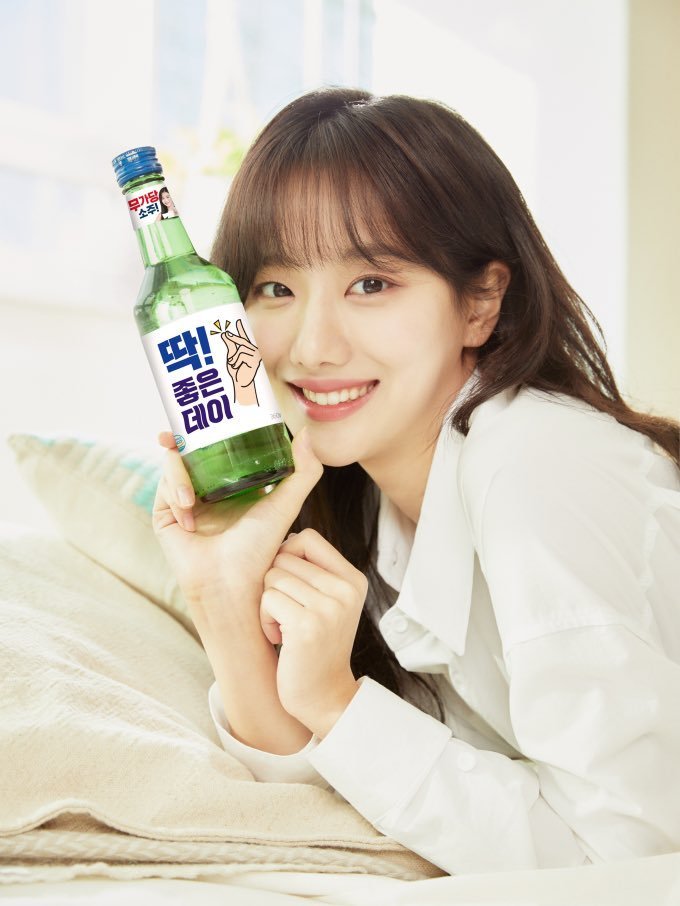 搬起石头砸自己脚韩语,韩国女团遭队长霸凌