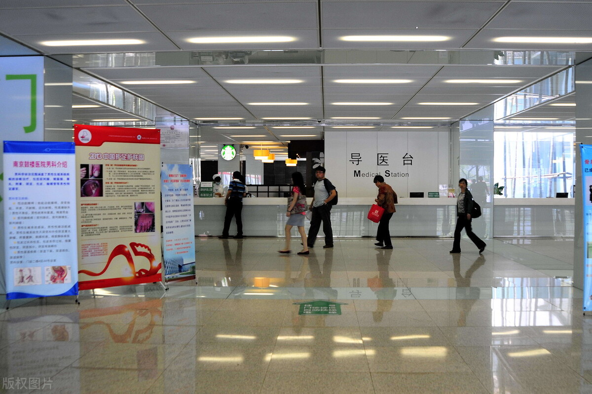 年轻女子突发抽搐，医生起初以为是“脑炎”，诊断后却发现不简单