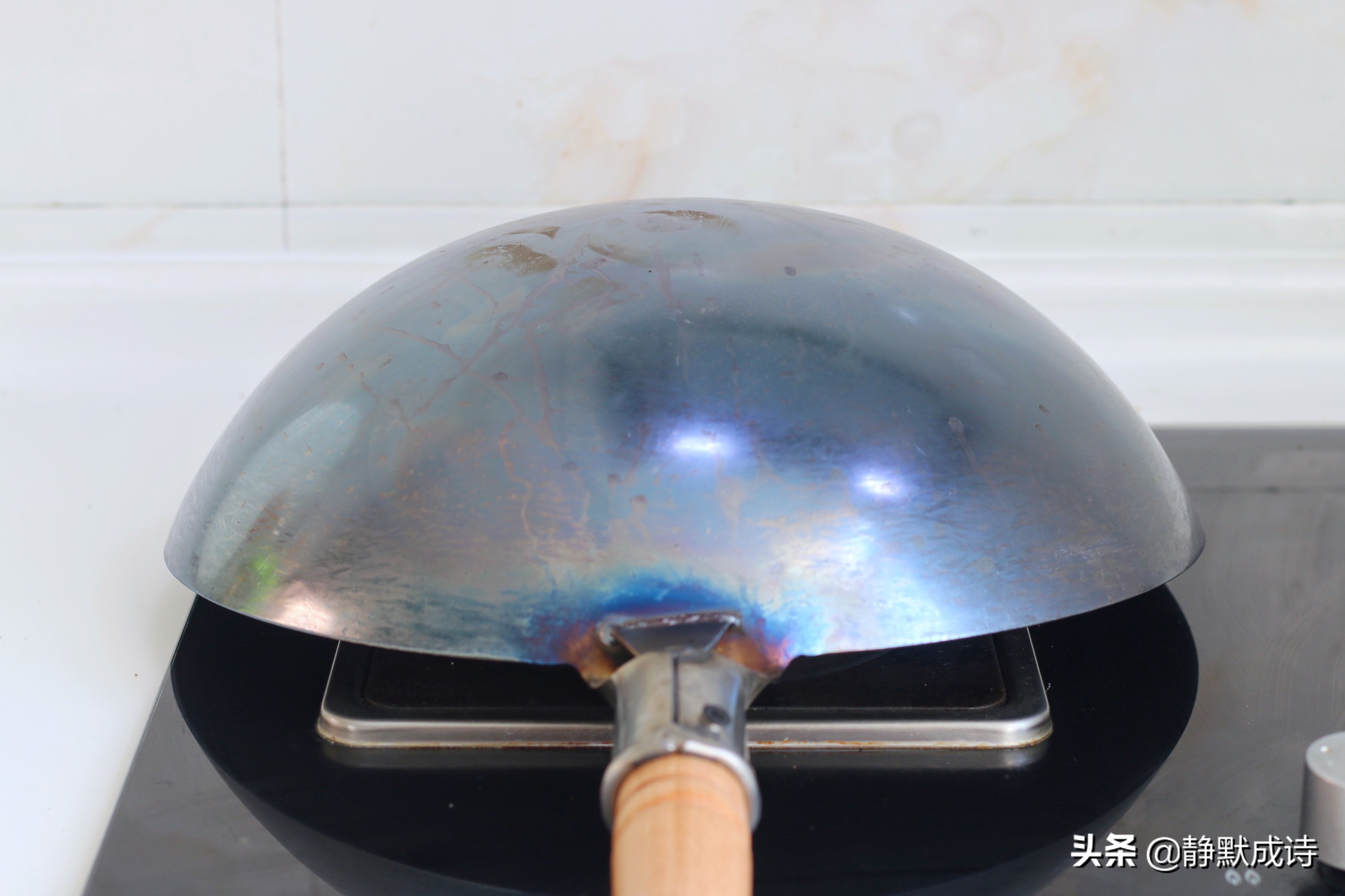 铁锅怎么开锅以后就不生锈了,铁锅怎么开锅才不会开裂