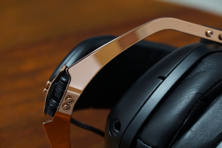 美国头戴式蓝牙耳机,可戴头盔的头戴式蓝牙耳机