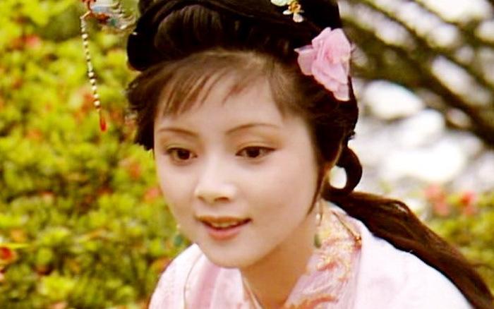 蘅芜苑是个很阴森诡异的地方,蘅芜苑是坟墓