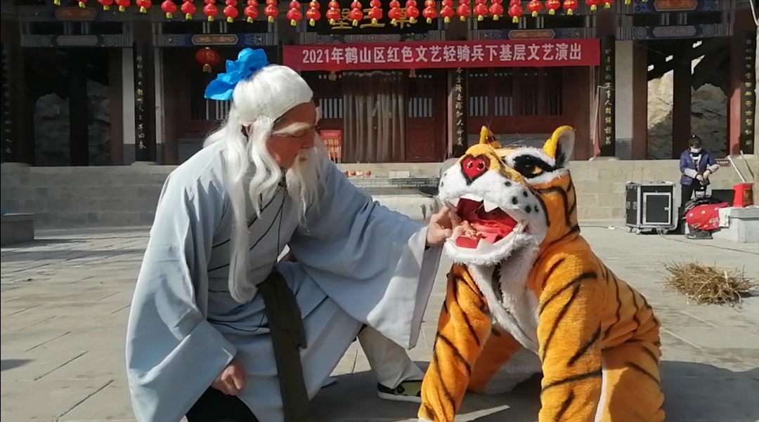 海拔500多米高山,500多米高山出现罕见一幕