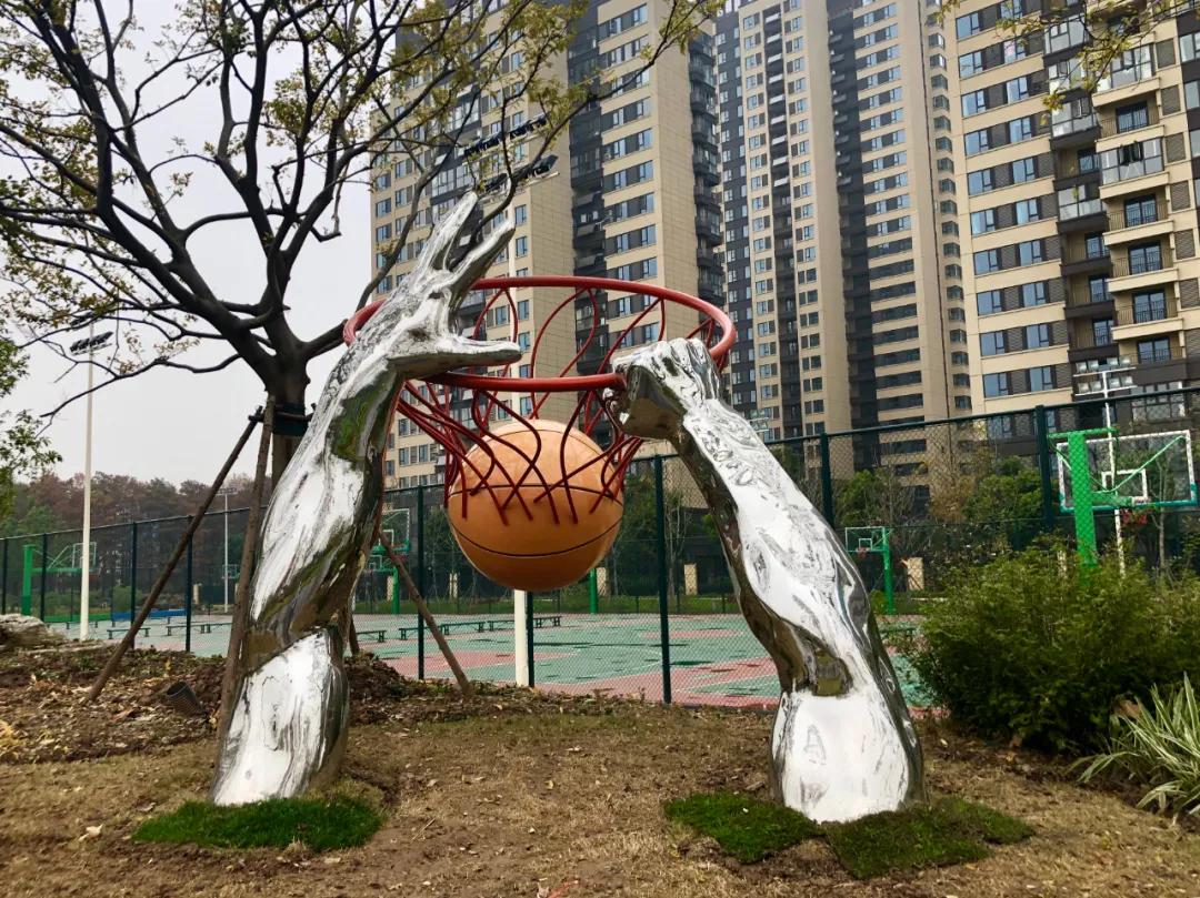 会玩！公园空降一批“暖宝宝”，只为给“老铁”暖暖心