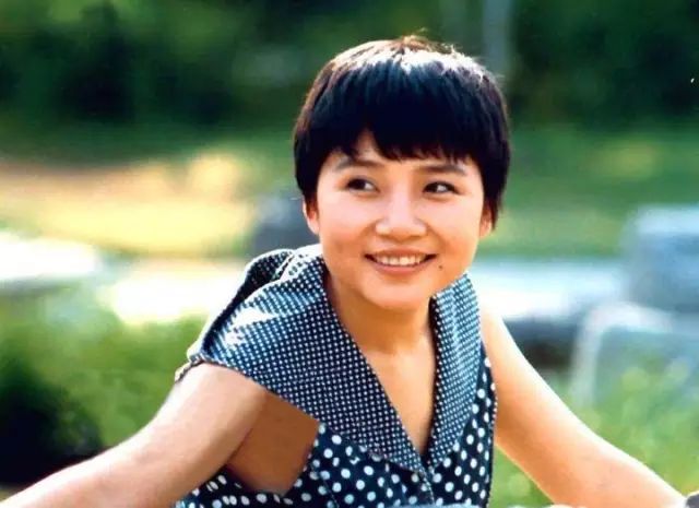 歌手李娜为什么剃度出家,李娜单飞为什么那么厉害