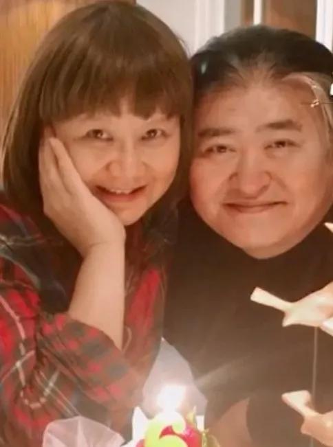 57岁刘欢病情恶化？女儿的一首歌，让全家落泪