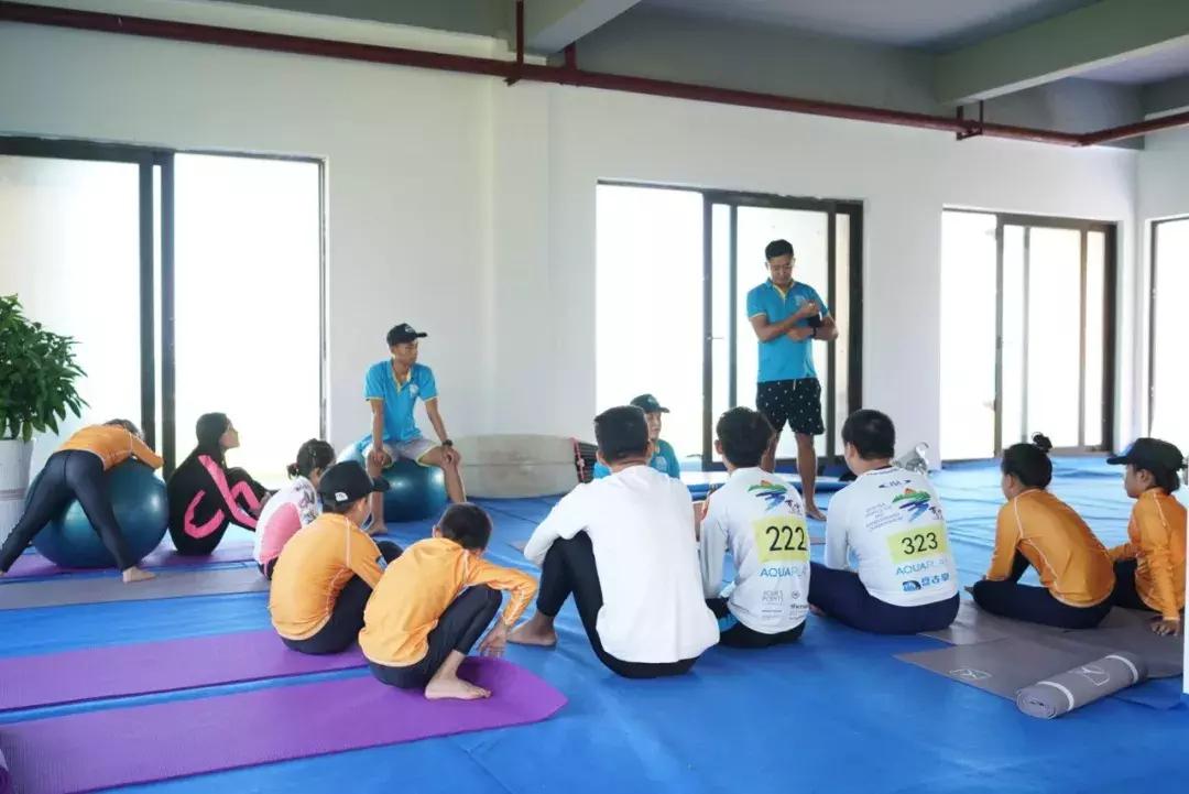 夏令营冲浪体验活动,冲浪暑期夏令营