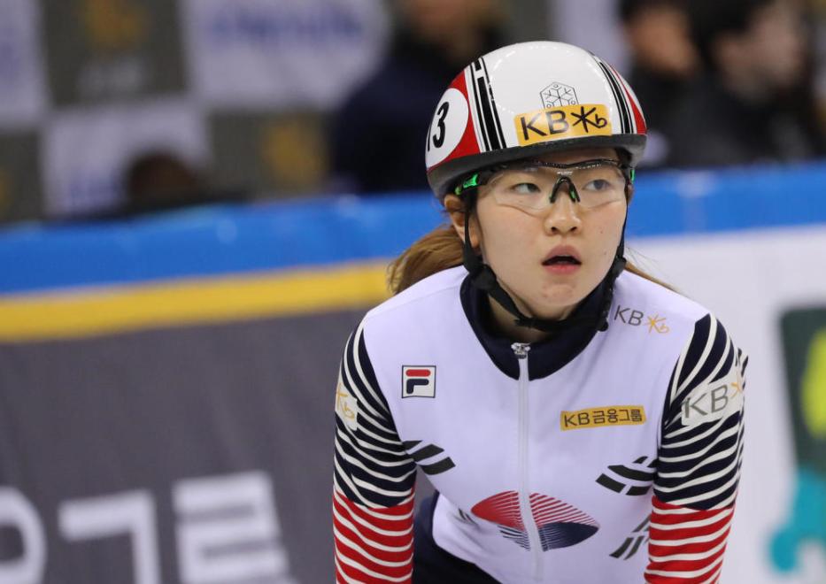 中、韩短道速滑冲突！韩国名将主动“挑衅”，武大靖想干架被拉住