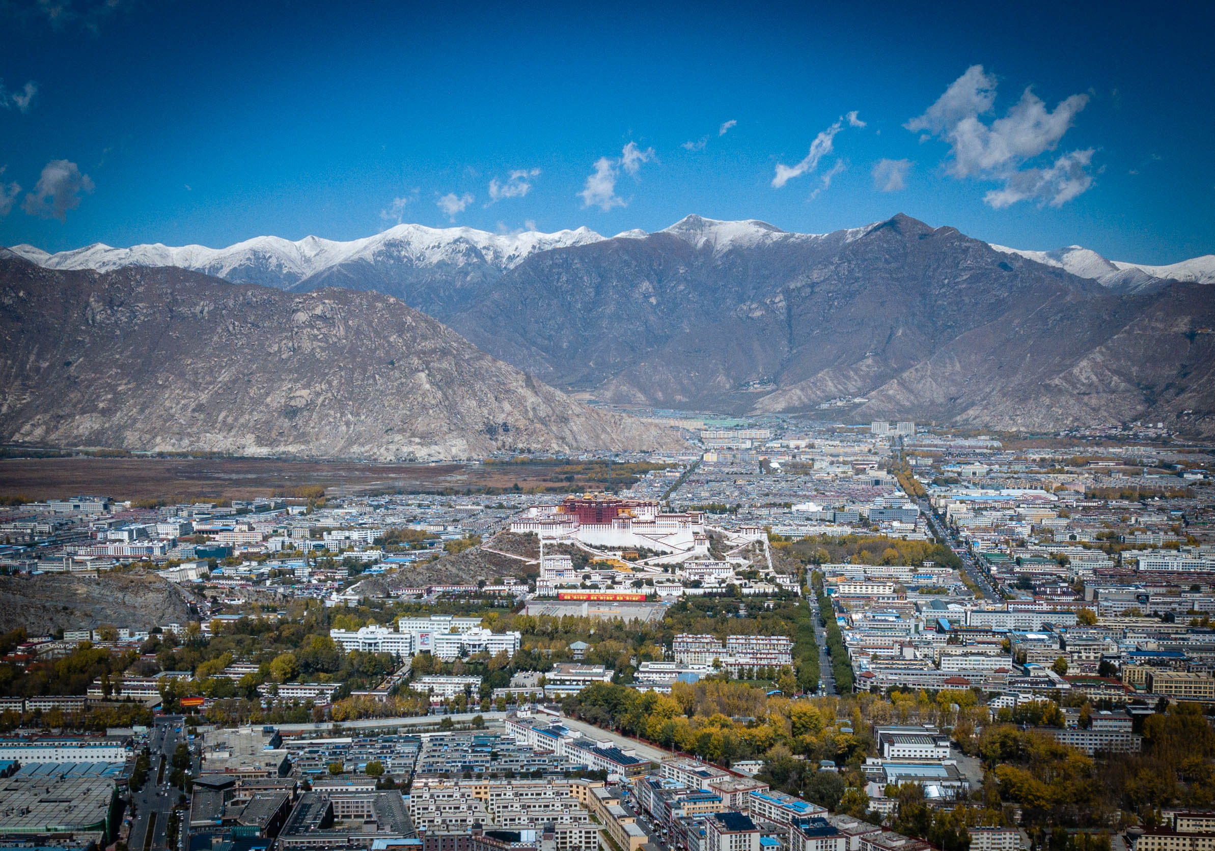 开比亚迪唐越野,比亚迪唐去无人区