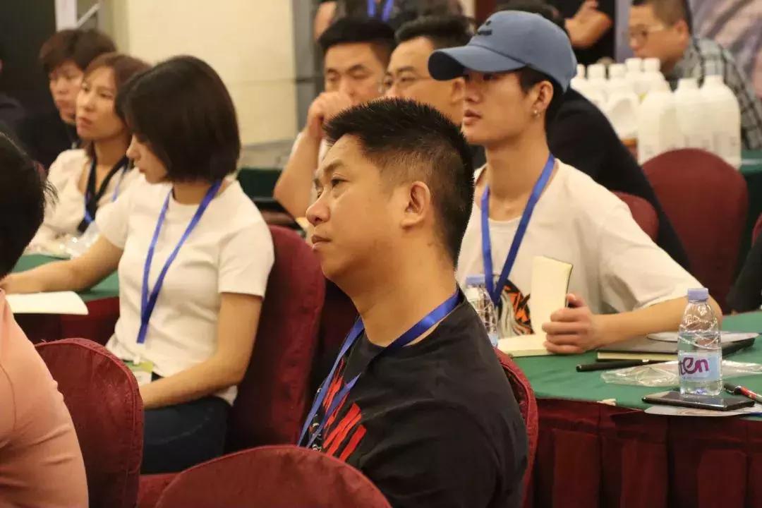 50家连锁茶饮创始人齐聚广州听小马宋、姚哲等分享定位学