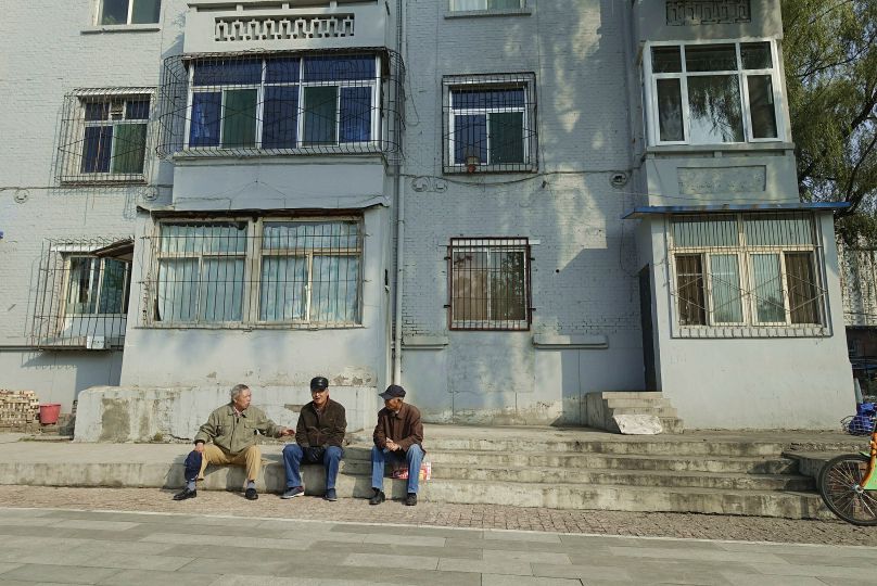 为老年人提供活动场地,老年活动室桌椅摆设