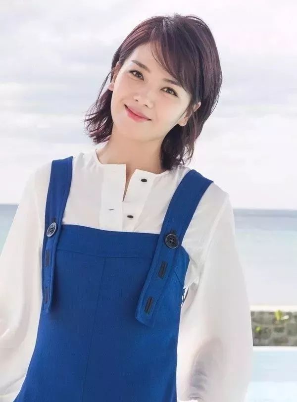 新年发型推荐齐肩发发量多,30-40岁适合发型男士圆脸发质细软