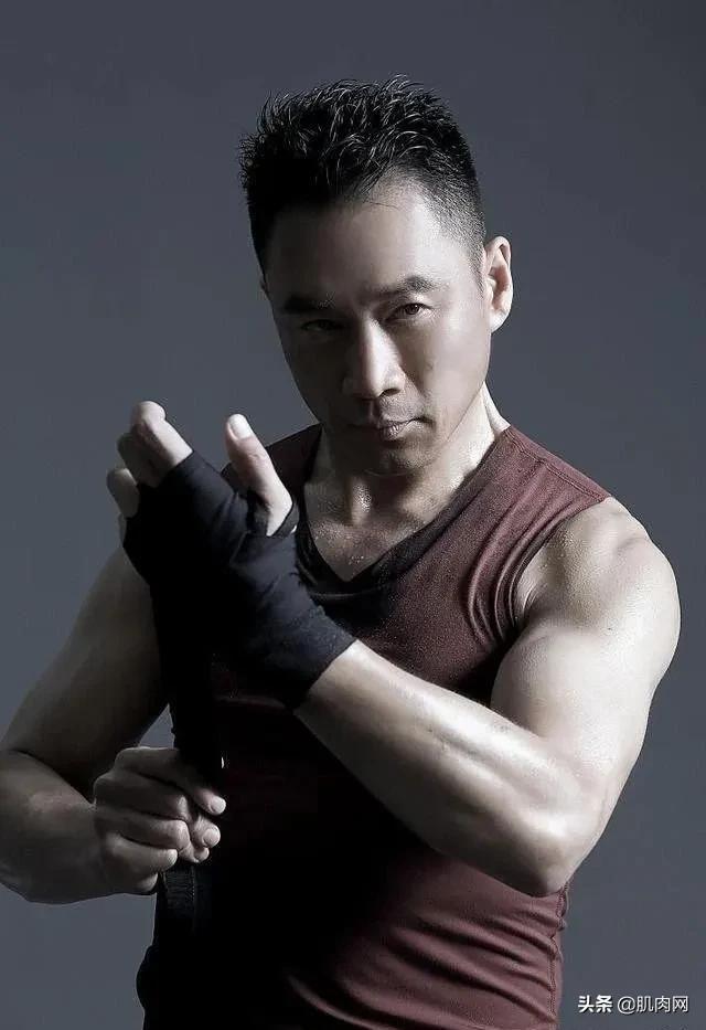 丁海峰为了演武松天天练肌肉,52岁丁海峰再演武松视频
