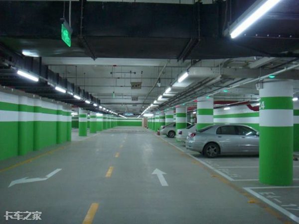 国六lng车价格,国六lng牵引车费气