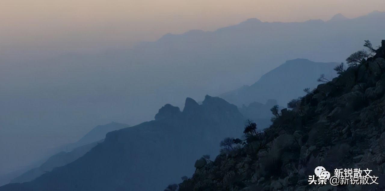 一座与山完美融合的寺庙是有多美,一座充满着宁静和祥和的寺庙