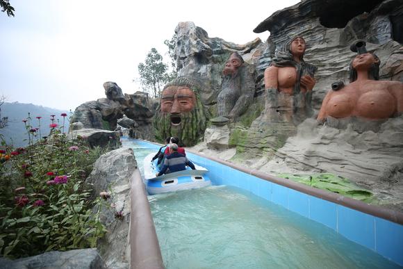 看黄果树大瀑布玩九仙溶洞漂流,黄果树大瀑布水帘洞旅游攻略