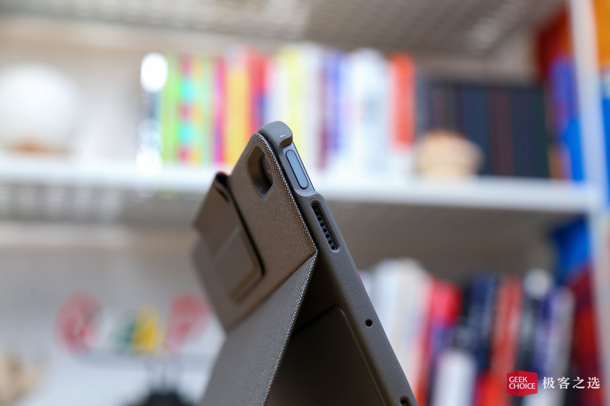 罗技ik1055bkipad键盘,罗技ipad键盘推荐平替