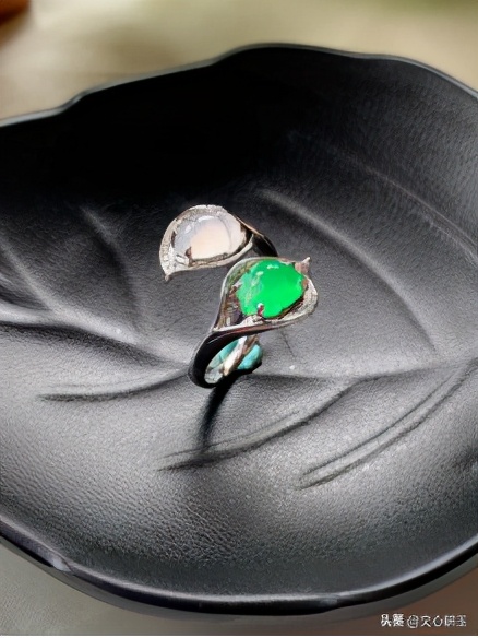 翡翠相同材质和不同品质的区别,翡翠的三种主要材质