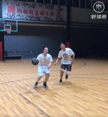 小个子面对防守紧逼怎么办,小个子防不住篮下怎么办