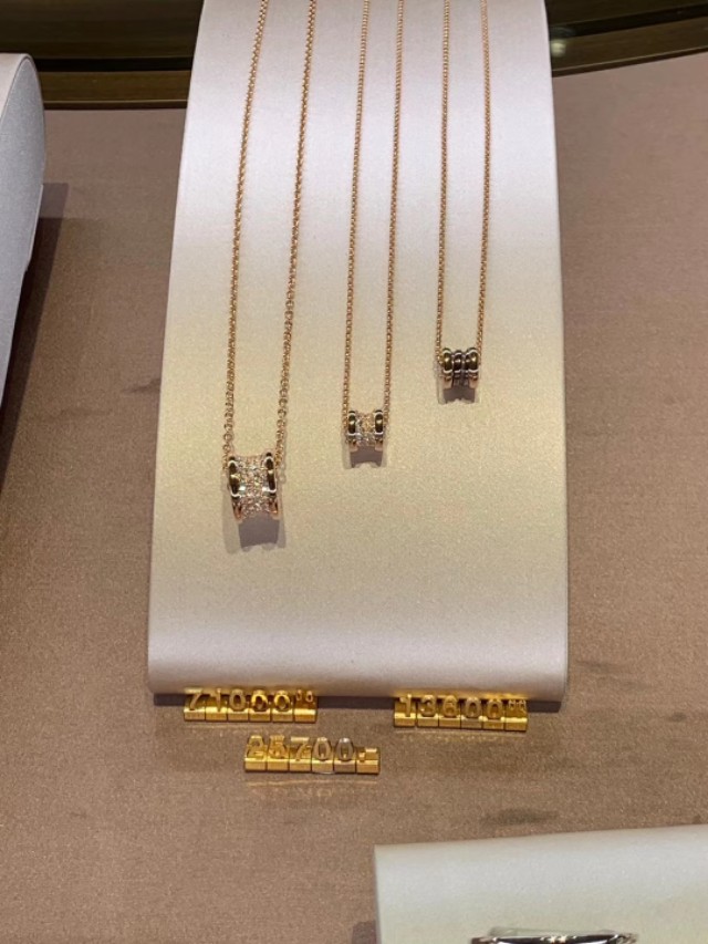 香港宝格丽扇子项链3599港币 (香港买宝格丽小裙子项链便宜多少)