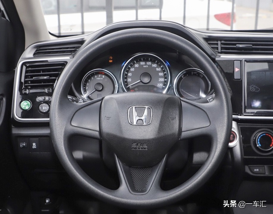 本田锋范手动挡汽车报价,本田锋范手动挡低配落地价