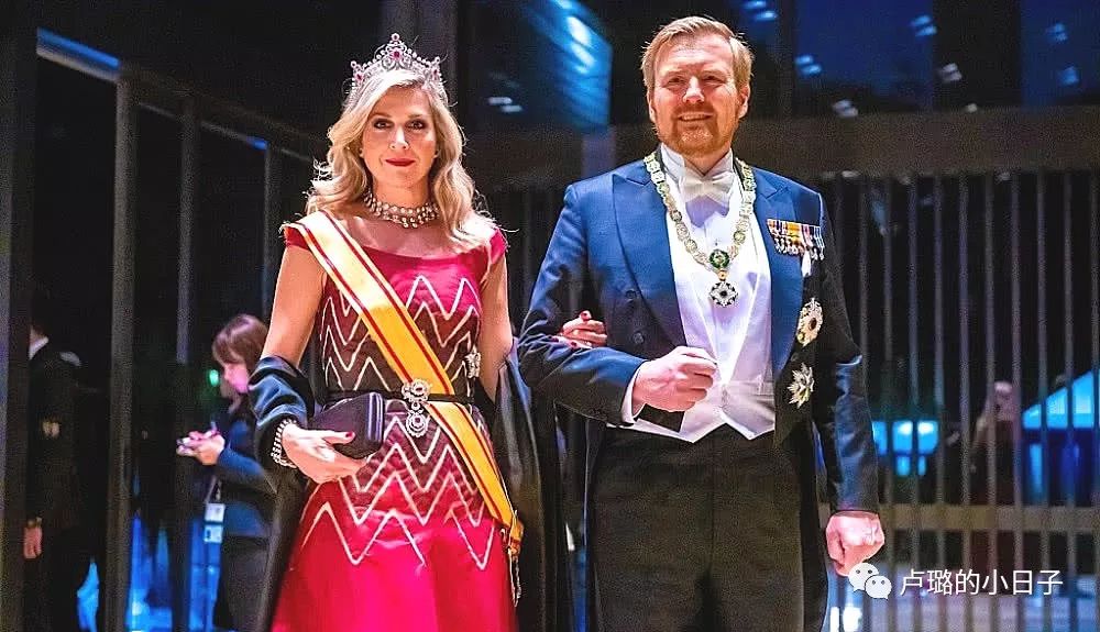 英国女王戴的超级超级珍贵的王冠,各国女王加冕皇冠图片