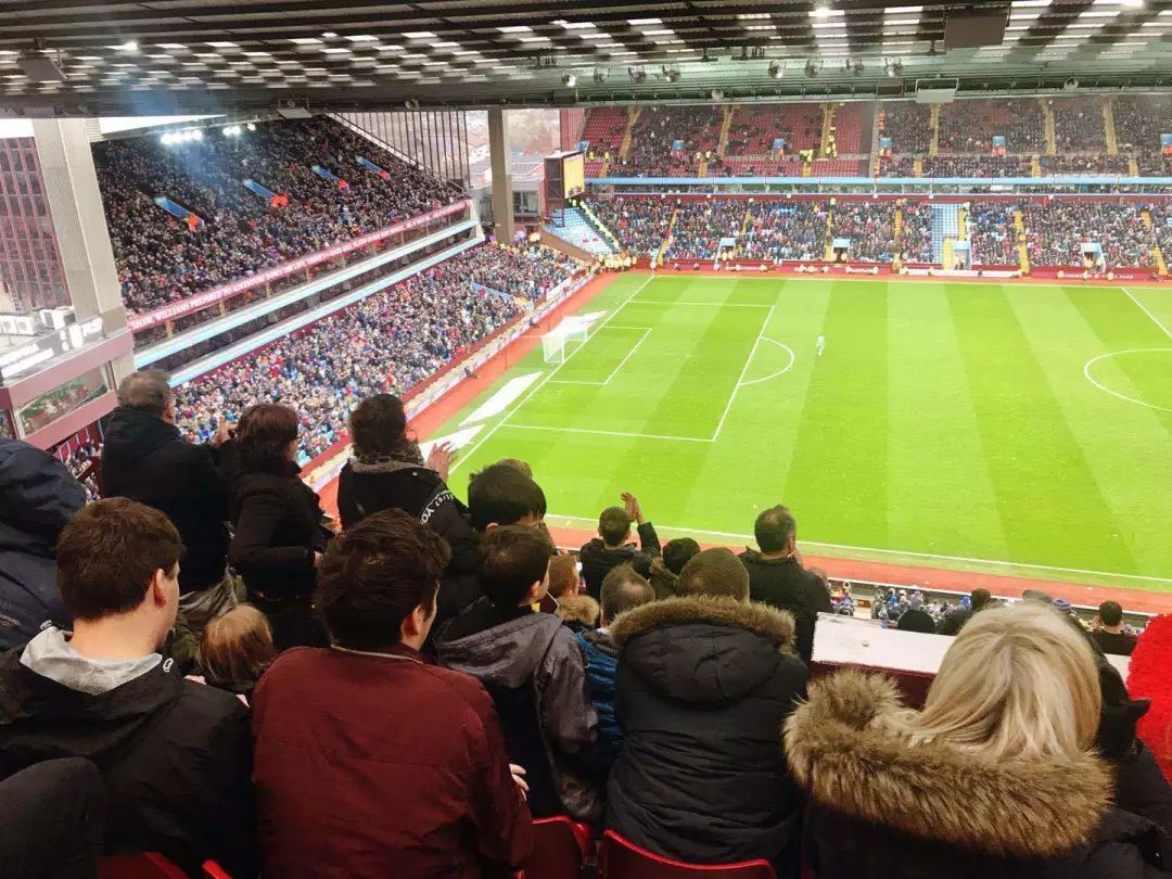 十天里，我在英国看的四场足球赛，竟然有些中国味？|三明治