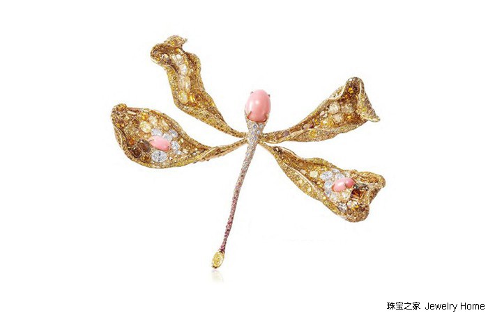 一大一小的胸针的正确戴法,一枚胸针穿出高级感