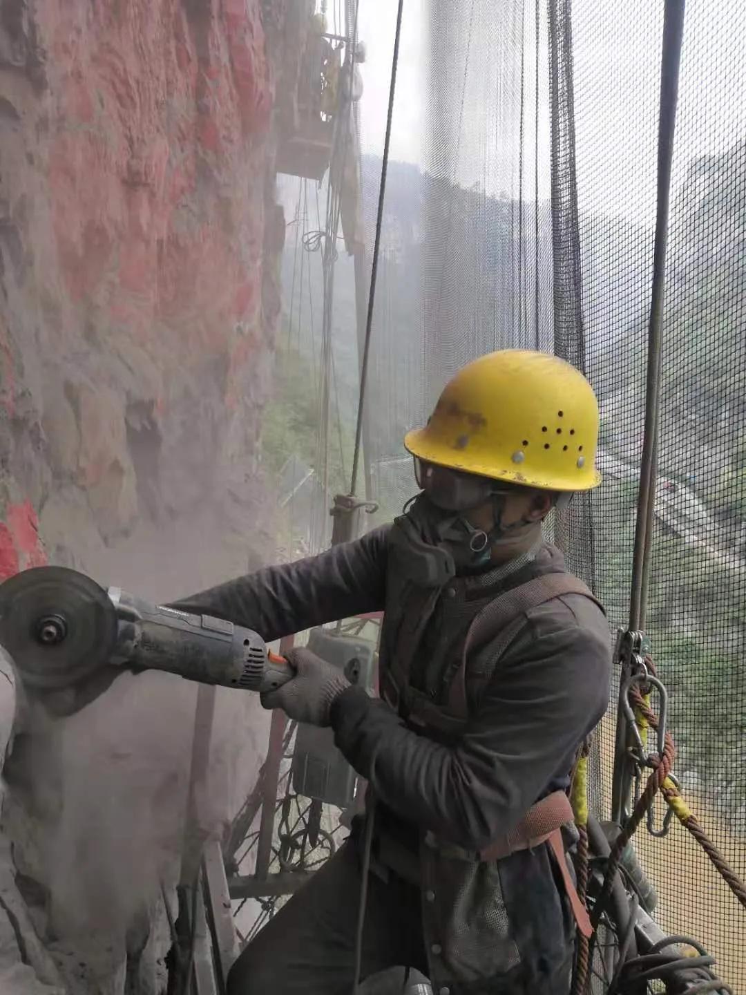 美酒河摩崖石刻在哪里观看,世界纪录最大山体雕刻