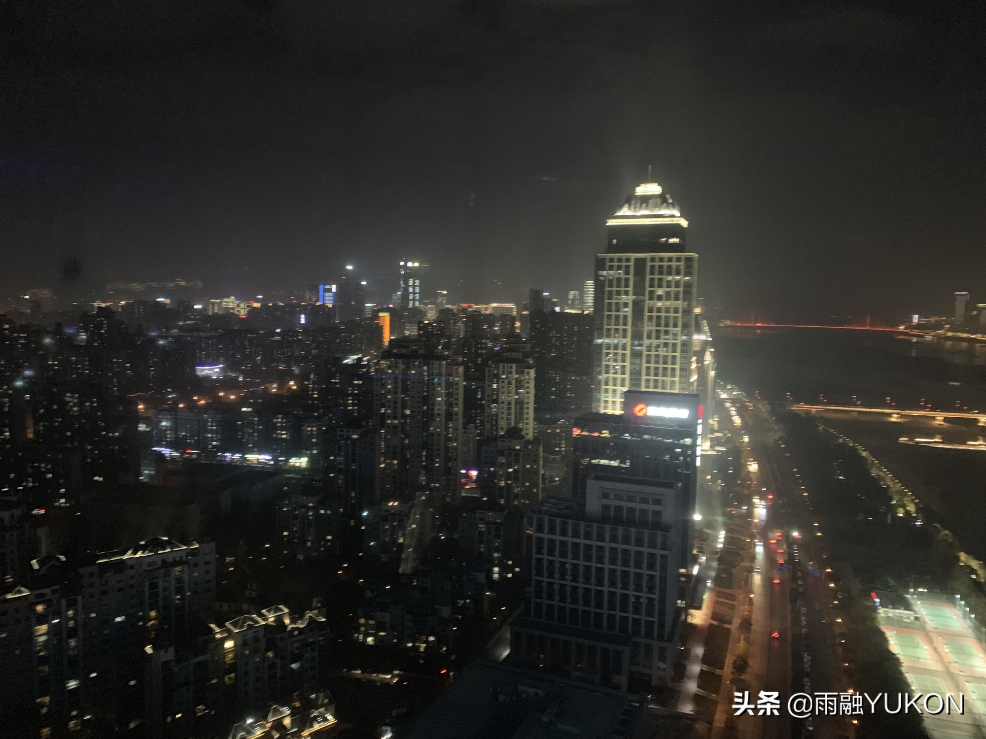 全球首座摩天轮与大楼,中国第1座摩天轮大楼