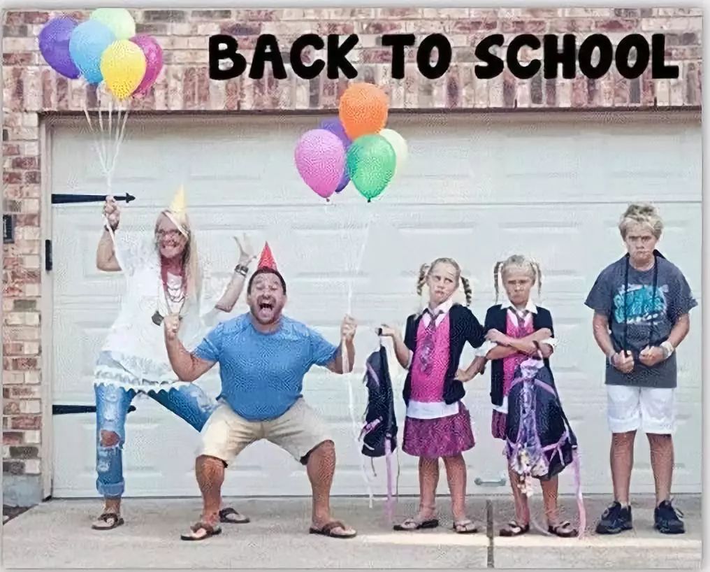 爸妈欢送孩子开学，却不知比暑假更大的考验即将来临