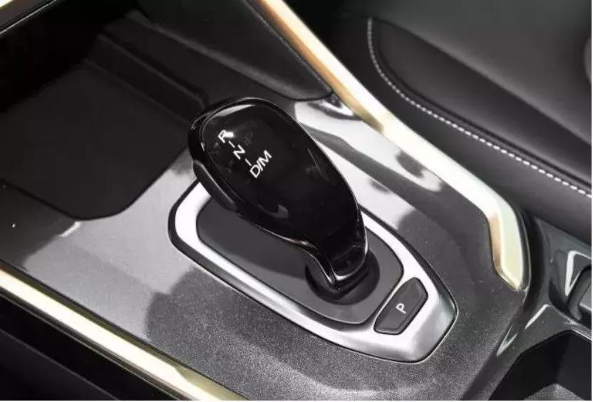 国六都阻挡不了长城火！全新哈弗H6大气奢华、价格亲民，值得买？