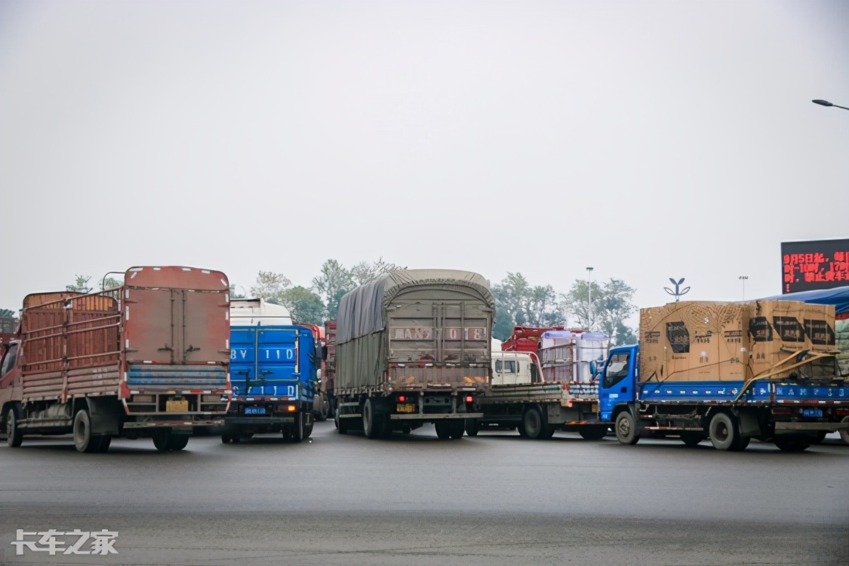 重载版轻卡蓝牌190马力翻斗,能拉重载的4米2蓝牌轻卡厢货