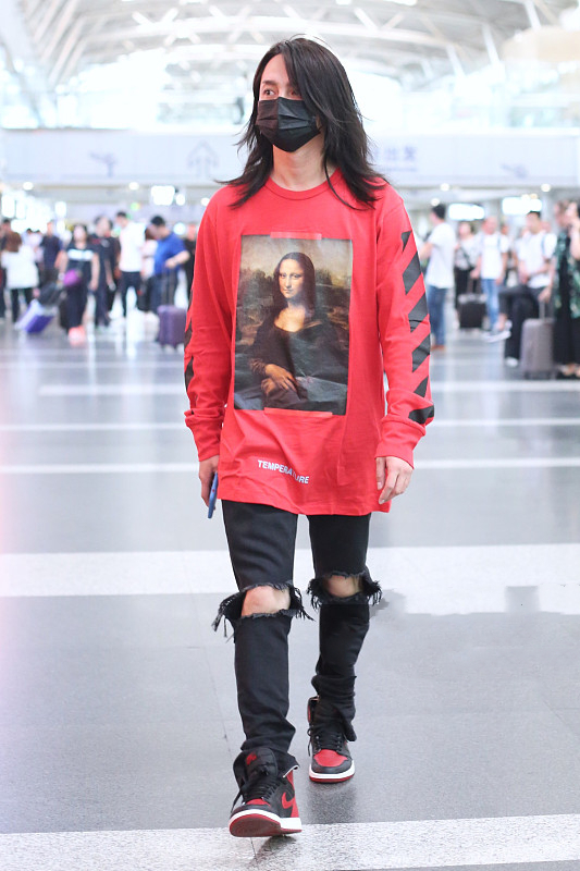 李易峰，吴亦凡等众多明星AJ鞋搭配，潮男潮女一个没少