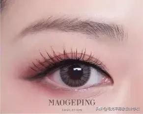 怎么画眼妆才不显脏,怎么防止眼妆花