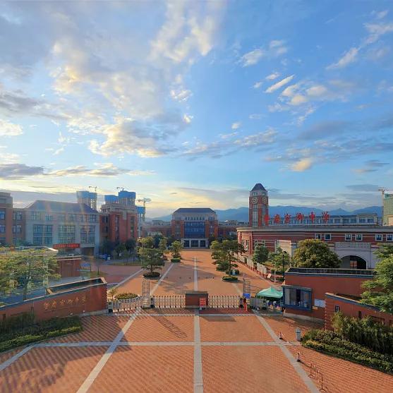 住在市府新区的感受,住在山里真好