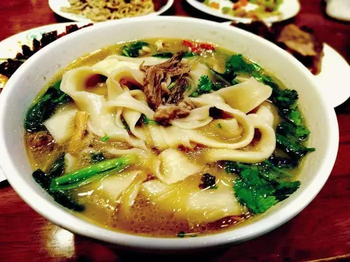 河南郑州正宗烩面在哪个位置,安阳郑州四厂烩面哪一家好吃