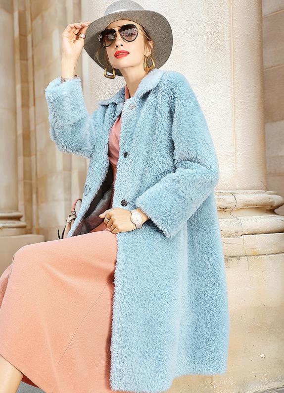 冬天穿什么外套？高档又时尚的羊剪绒大衣，穿它气质才爆表