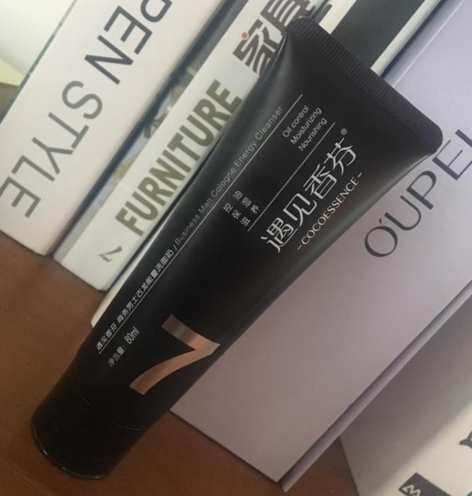 脸部爱出油怎么控油,脸部爱出油吃什么管用