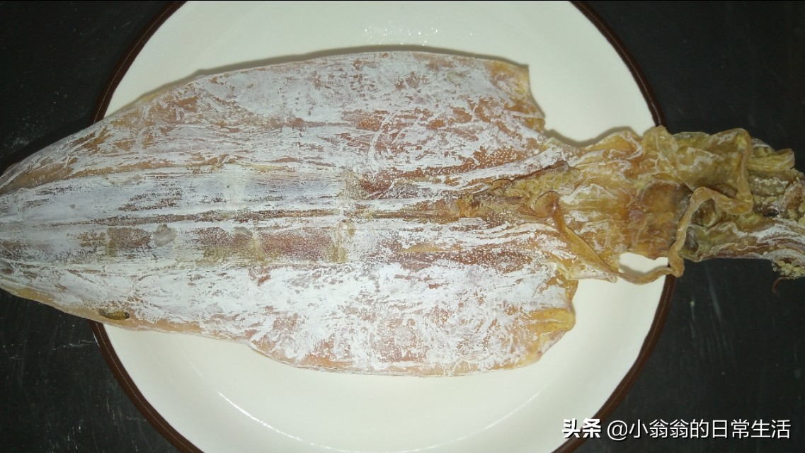 鱿鱼干要怎样泡吃起来爽口,鱿鱼干怎么吃比较好吃