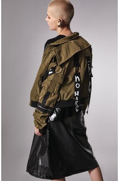 摩安娜折扣店货源,摩安娜女装专卖店