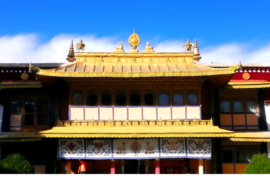 即使在路上走走，*藏西**风情也能让你流连忘返