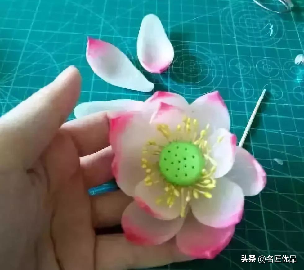 手工制作荷花睡莲,夏天的荷花手工小朋友