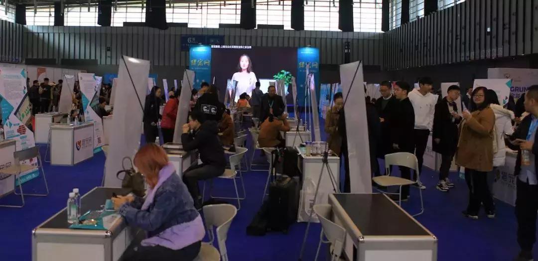 萌宠齐聚南京宠物博览会,day1