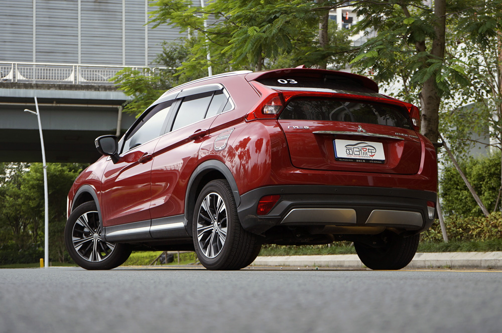 广汽三菱欧蓝德2.4四驱五座咋样,广汽三菱欧蓝德2.4五座顶配四驱