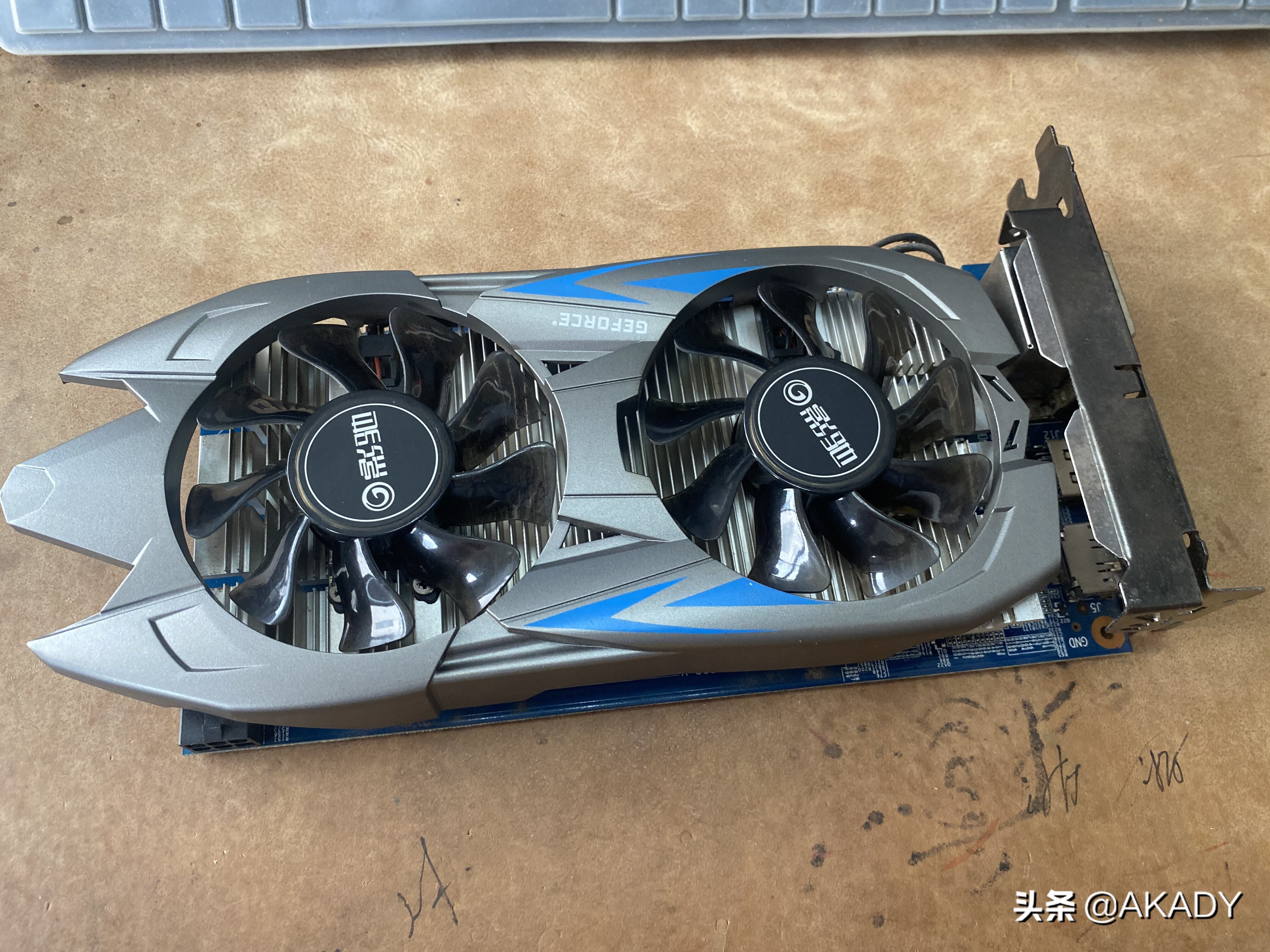 家有旧电脑,家里老电脑怎么处理