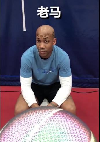 马布里超远三分,马布里经典过人惊呆奥尼尔