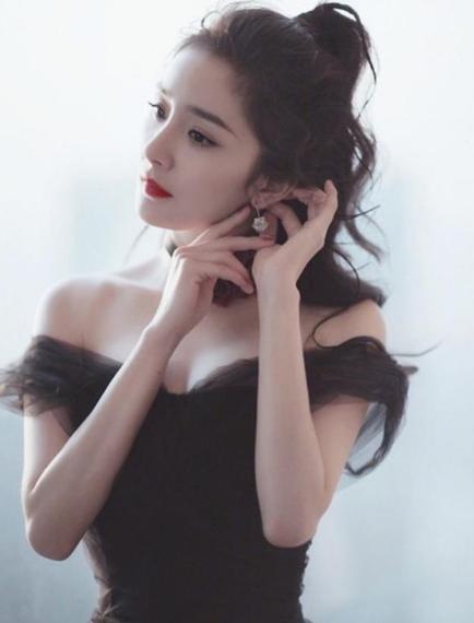 杨幂把自己捧成资本家,杨幂算资本家吗