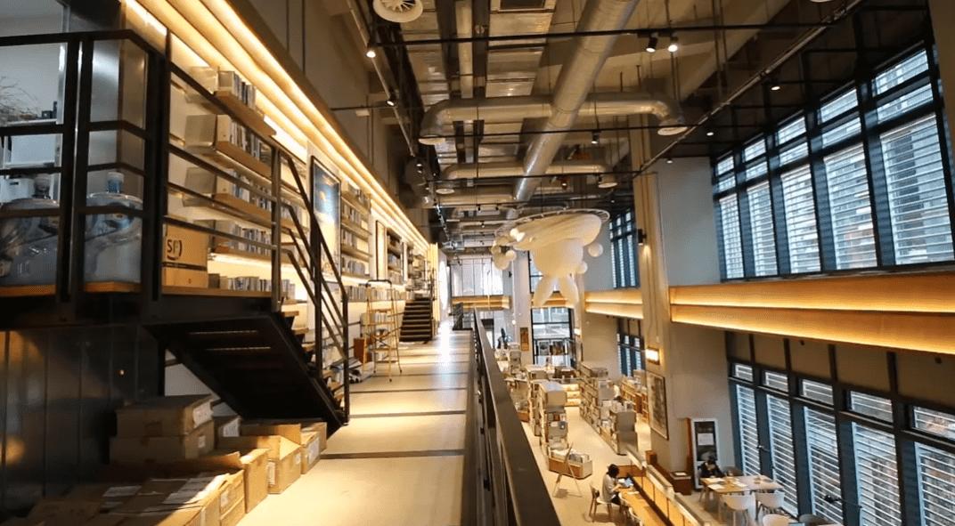 一家面临倒闭的书店,一家书店引起的血案